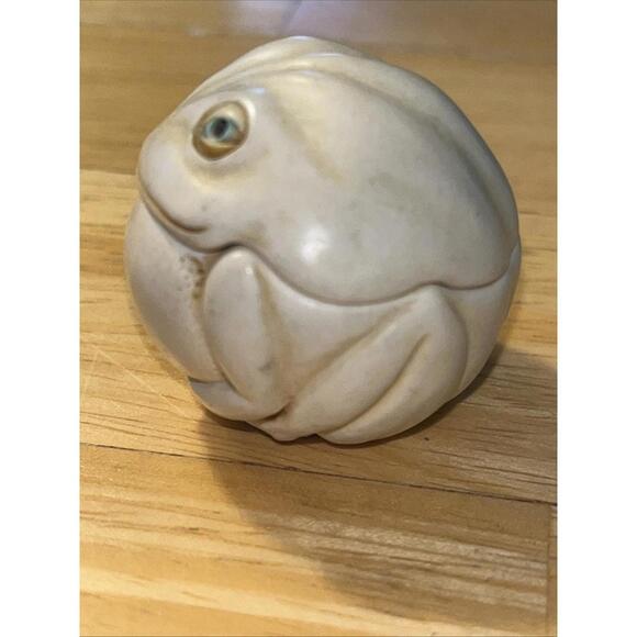 Harmony Kingdom - "Divine" - Frog - Roly Poly - Trinket Box - Picture 4 of 9